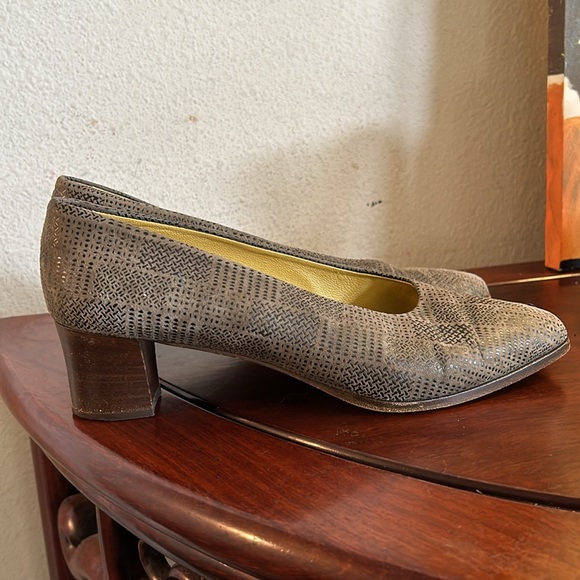 Joan and David Heel Sz 10M - Picture 2 of 4